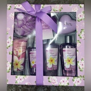 Sheer Plumeria Bath & Body Gift Set -NWT
